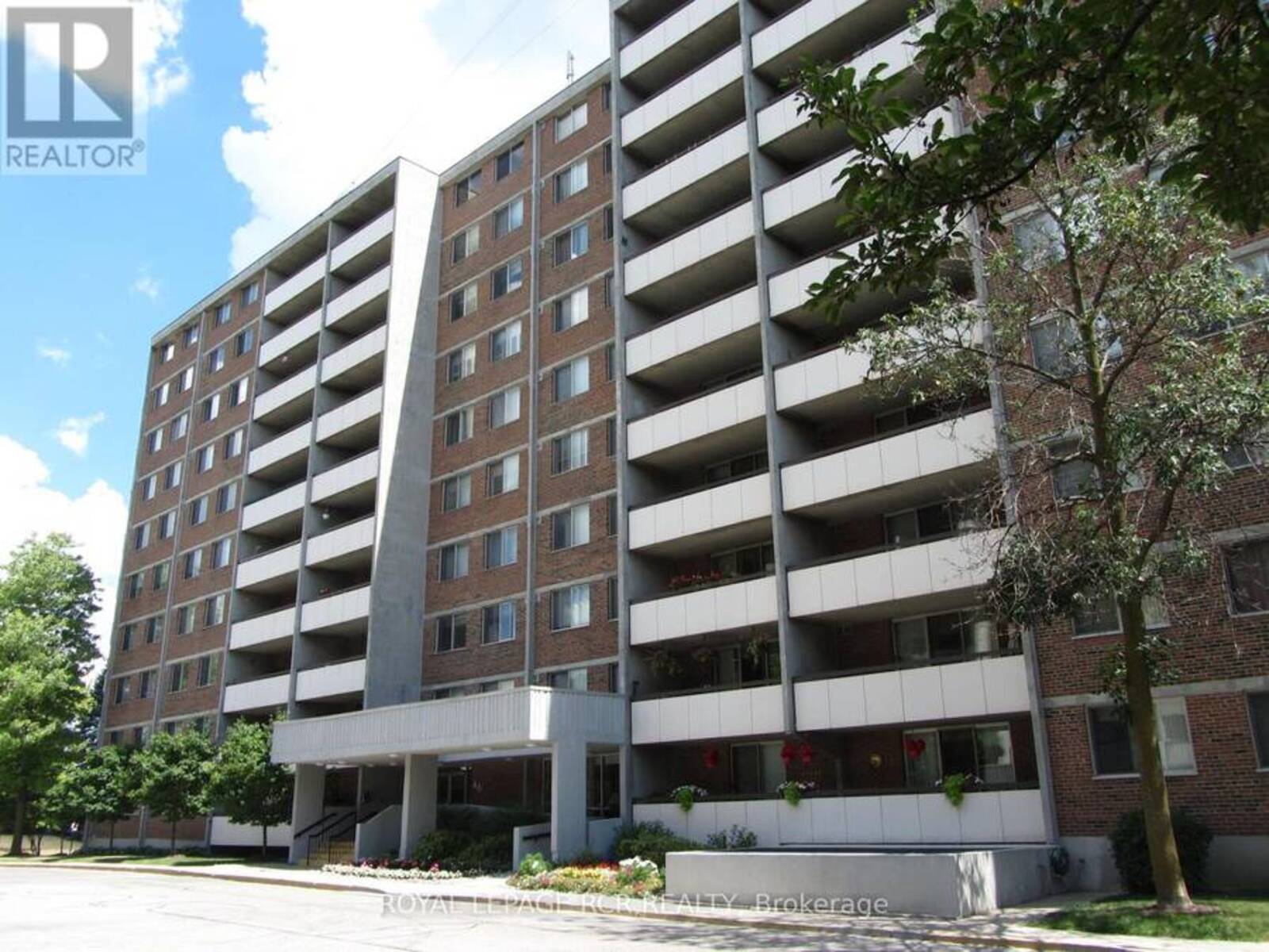 1011 - 40 WILLIAM ROE BOULEVARD, Newmarket, Ontario L3Y 5N7