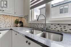 534 NEW ENGLAND COURT | Newmarket Ontario | Slide Image Eight