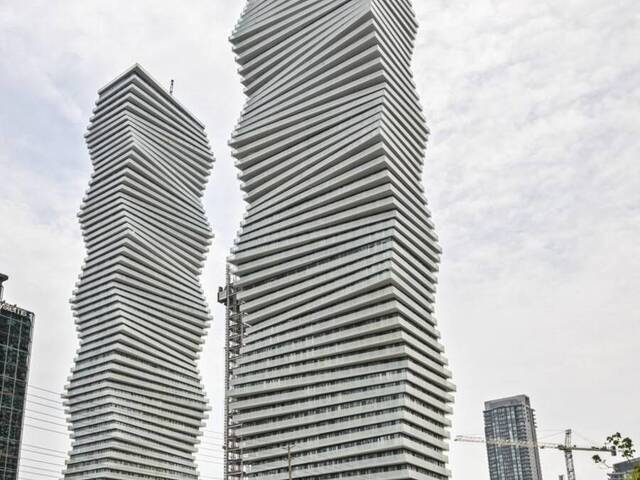 2408 - 3900 CONFEDERATION PARKWAY Mississauga Ontario, L5B 0M3 - 2 Bedrooms Condo For Sale