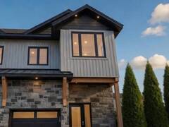 26 ROSE AVENUE Orillia Ontario, L3V 6B4