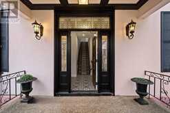 2014 EDINBURGH DRIVE | Burlington Ontario | Slide Image Three
