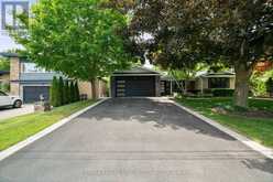 42 HEATHVIEW AVENUE | Toronto Ontario | Slide Image Three
