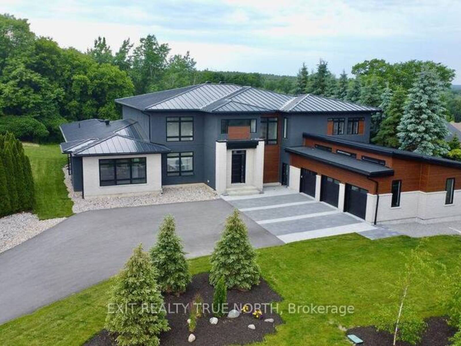 57 GLENHURON DRIVE, Midhurst, Ontario L4M 6T4