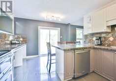28 NICHOLSON CRESCENT | Springwater Ontario | Slide Image Thirteen
