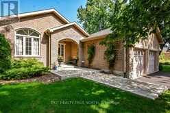 28 NICHOLSON CRESCENT | Springwater Ontario | Slide Image Three