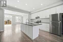 8 RAPIDS LANE | Hamilton Ontario | Slide Image Seven