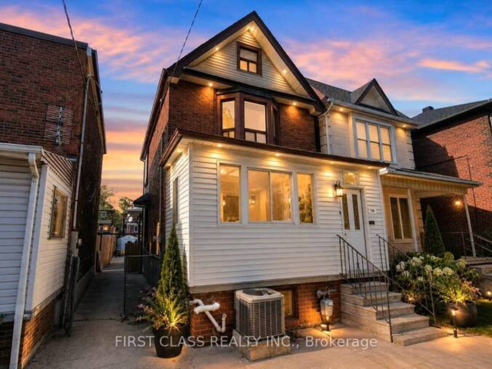 356 WALLACE AVENUE, Toronto, Ontario M6P 3P2