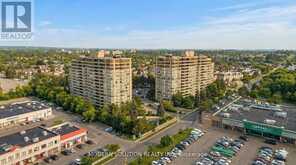 426 - 32 CLARISSA DRIVE | Richmond Hill Ontario | Slide Image Three