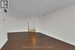 426 - 32 CLARISSA DRIVE | Richmond Hill Ontario | Slide Image Thirteen