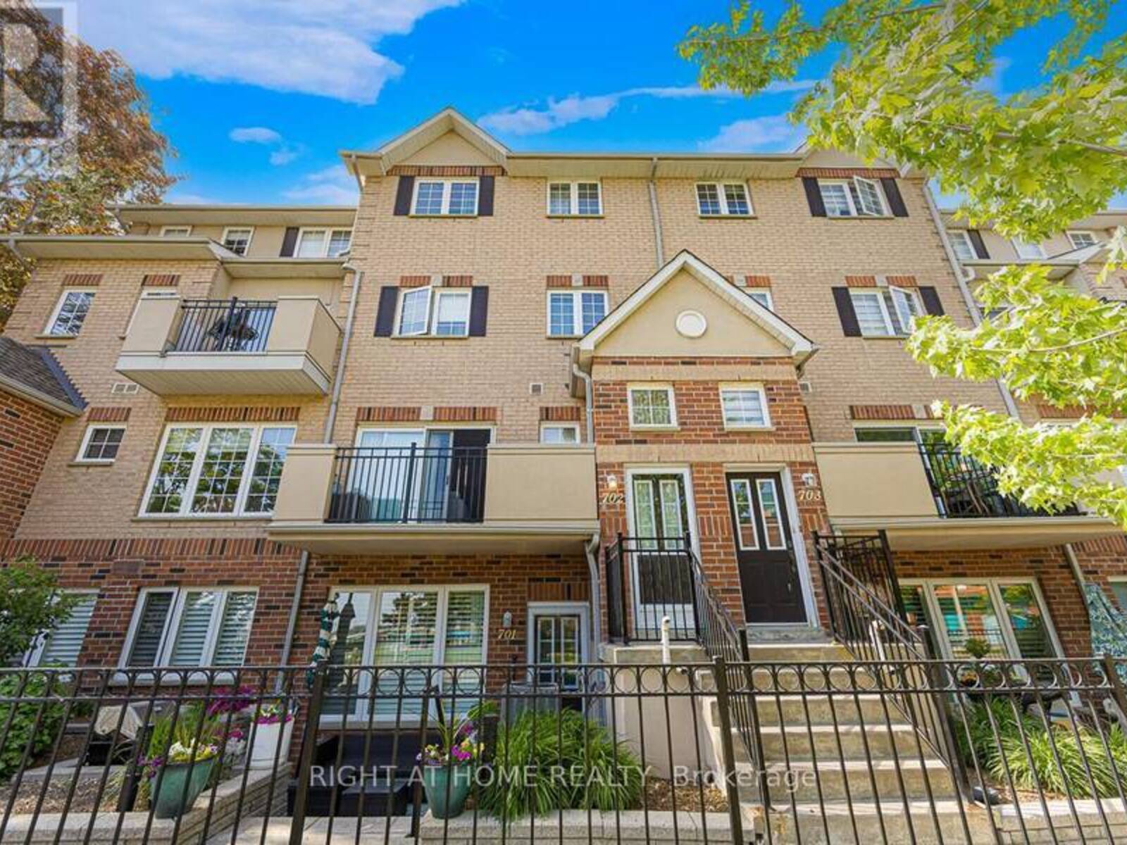 702 - 1400 THE ESPLANADE N, Pickering, Ontario L1V 6V2