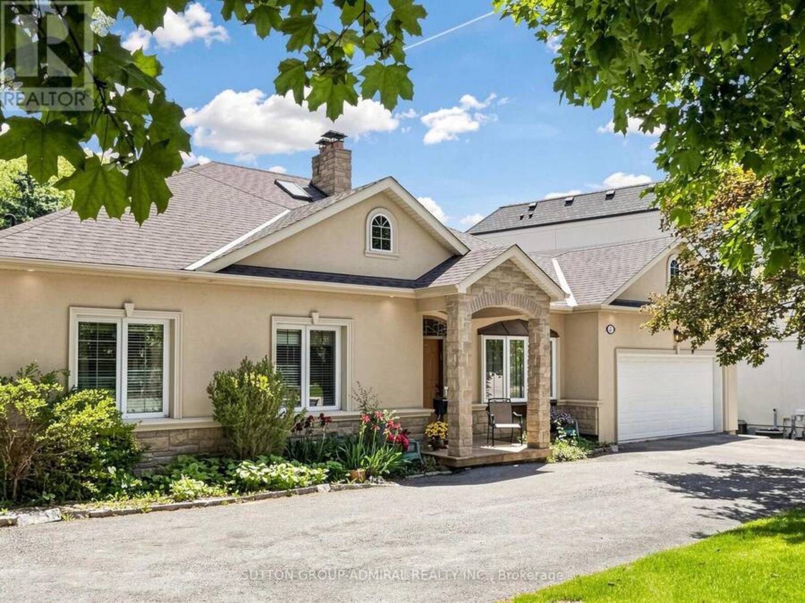 3 RAYMOND DRIVE, Vaughan, Ontario L4J 2E5