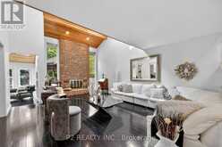 35 JODIES LANE | Midhurst Ontario | Slide Image Ten