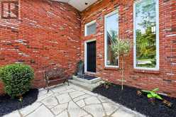 35 JODIES LANE | Midhurst Ontario | Slide Image Five