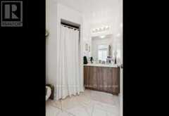 39 TURNBERRY LANE | Barrie Ontario | Slide Image Sixteen