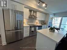 707 - 58 ORCHARD VIEW BOULEVARD | Toronto Ontario | Slide Image Three