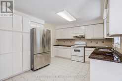 50 PICCADILLY ROAD | Richmond Hill Ontario | Slide Image Eighteen