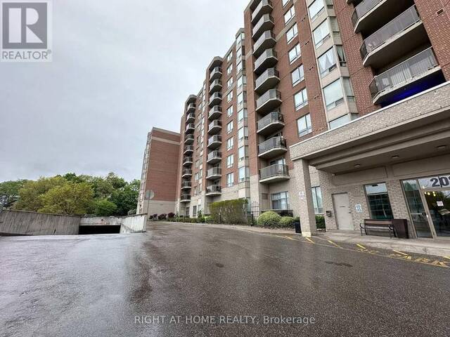 702 - 2088 LAWRENCE AVENUE W Toronto Ontario, M9N 3Z9 - 3 Bedrooms Condo For Sale