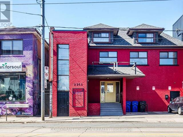 2261 DUNDAS STREET W Toronto Ontario, M6R 1X6 - 4 Bedrooms Home For Sale