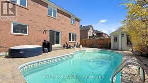 32 WILLOUGHBY WAY | Halton Hills Ontario | Slide Image Four