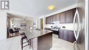 68 ALF NEELY WAY | Newmarket Ontario | Slide Image Sixteen