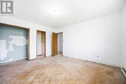 24 OAKWOOD AVENUE N | Mississauga Ontario | Slide Image Fifteen