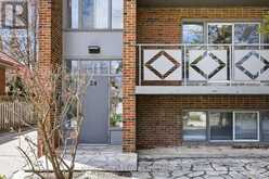 24 OAKWOOD AVENUE N | Mississauga Ontario | Slide Image Four