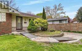 314 STRATHCONA DRIVE | Burlington Ontario | Slide Image Four