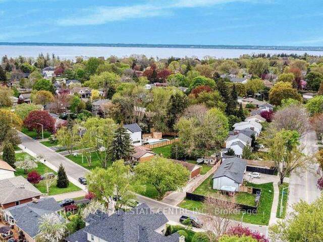 314 STRATHCONA DRIVE Burlington Ontario, L7L 2E1 - 3 Bedrooms Home For Sale