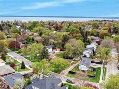 314 STRATHCONA DRIVE Burlington Ontario, L7L 2E1