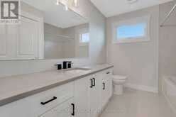 24 MOON CRESCENT | Cambridge Ontario | Slide Image Thirty-eight