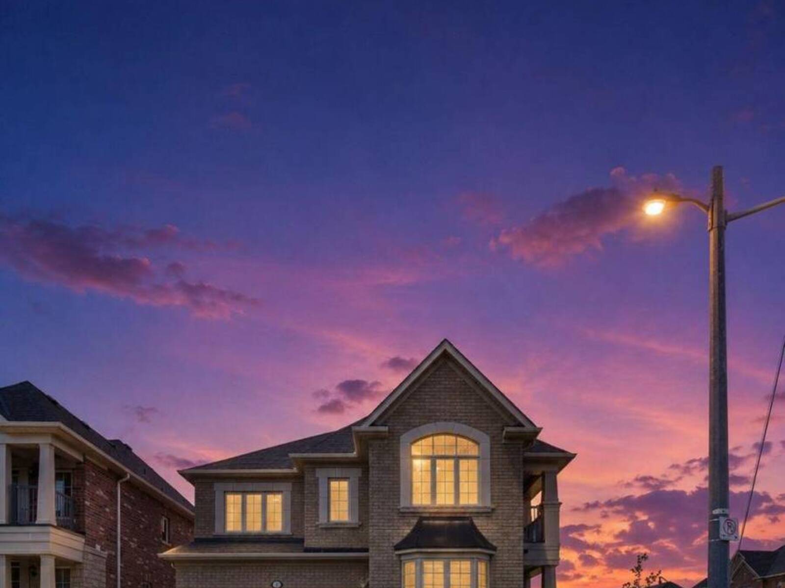 566 BRISDALE DRIVE, Brampton, Ontario L7A 5J4