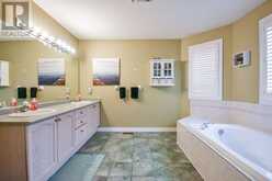 36 NICKLAUS DRIVE | Barrie Ontario | Slide Image Twenty-eight
