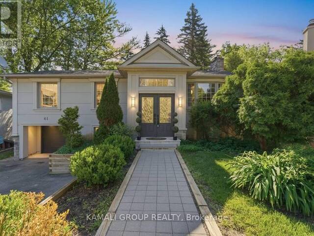 61 LAWNWOOD COURT Richmond Hill Ontario, L4C 4T1 - 5 Bedrooms Home For Sale