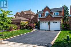 167 COVENT CRESCENT | Aurora Ontario | Slide Image One