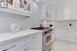 646 BROOKER RIDGE | Newmarket Ontario | Slide Image Eighteen