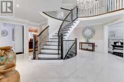 646 BROOKER RIDGE | Newmarket Ontario | Slide Image Ten