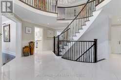 646 BROOKER RIDGE | Newmarket Ontario | Slide Image Eight