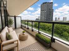 706 - 30 INN ON THE PARK DRIVE | Toronto Ontario | Slide Image Eight