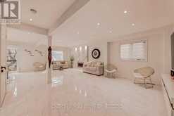 27 SUGARBUSH SQUARE | Toronto Ontario | Slide Image Eleven