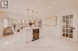 27 SUGARBUSH SQUARE | Toronto Ontario | Slide Image Twelve