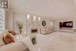 27 SUGARBUSH SQUARE | Toronto Ontario | Slide Image Thirteen