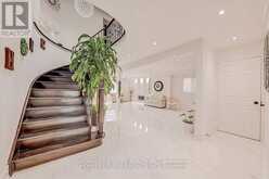 27 SUGARBUSH SQUARE | Toronto Ontario | Slide Image Seventeen