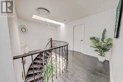 27 SUGARBUSH SQUARE | Toronto Ontario | Slide Image Nineteen