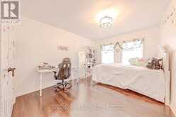 27 SUGARBUSH SQUARE | Toronto Ontario | Slide Image Twenty-four