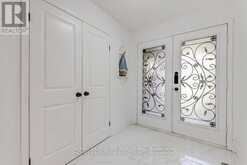 27 SUGARBUSH SQUARE | Toronto Ontario | Slide Image Six