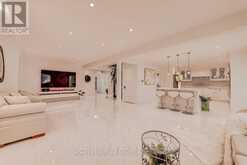 27 SUGARBUSH SQUARE | Toronto Ontario | Slide Image Eight