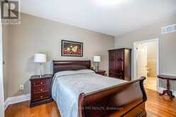 25 LEAFIELD DRIVE | Toronto Ontario | Slide Image Sixteen
