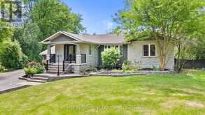 404 HAMILTON DRIVE | Ancaster Ontario | Slide Image Three