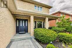 35 MACKAY DRIVE | Richmond Hill Ontario | Slide Image Two