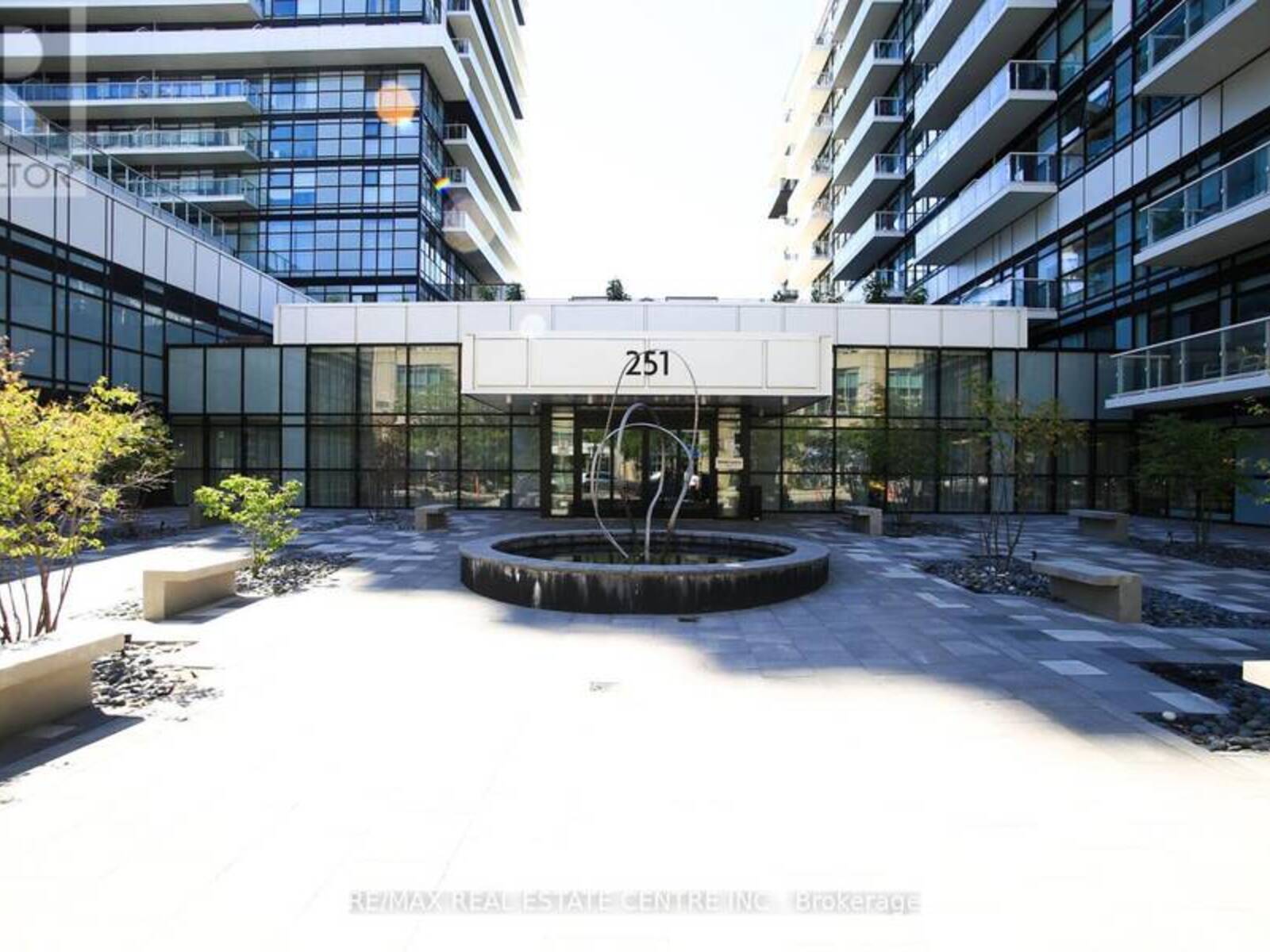 519 - 251 MANITOBA STREET, Toronto, Ontario M8Y 0C7